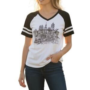 District Made Cleveland Skyline Shirt XL V-Neck Raglan Baseball Tee Gameday Fan